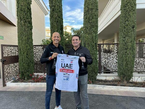 El UAE de Pogacar y Ayuso preparan el 2024 en La Nucía 