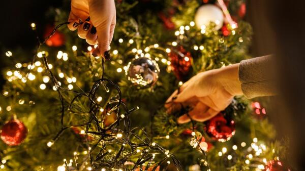 La Navidad dispara un 28% la factura de la luz en los hogares