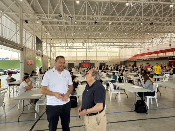 271 estudiantes comienzan la PAU 2025 en el Pabellón Muixara 