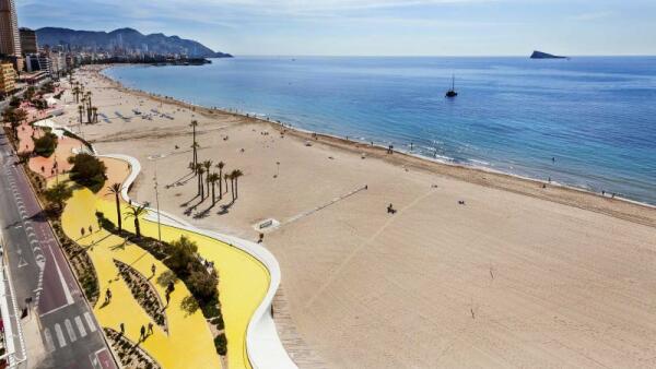 Benidorm aprueba el proyecto de sustitución completa de la pasarela peatonal de la playa de Poniente