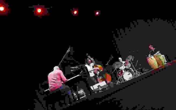 Giuliano Parisi presenta en el Festival l&rsquo;Alf&agrave;s en Jazz &lsquo;Blind Light&rsquo;