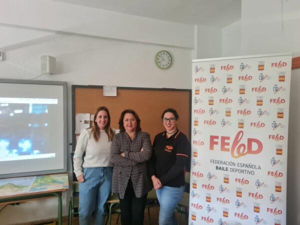 L’Alfàs inicia los actos conmemorativos del Día de la Ciudad Educadora con un taller de baile deportivo