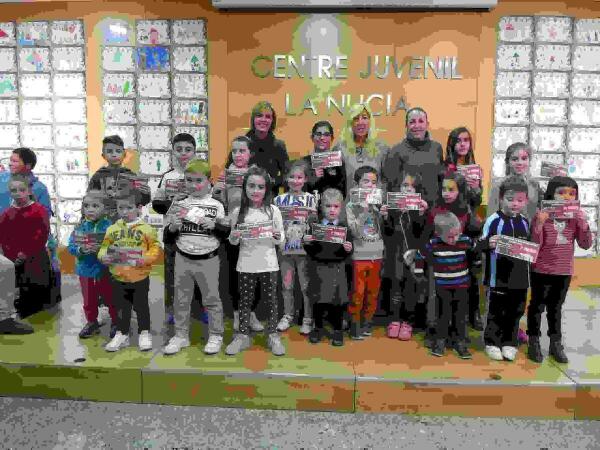 La Nuc&iacute;a &middot;607 escolares participan en el IX Concurso de Dibujo Navidad Infantil