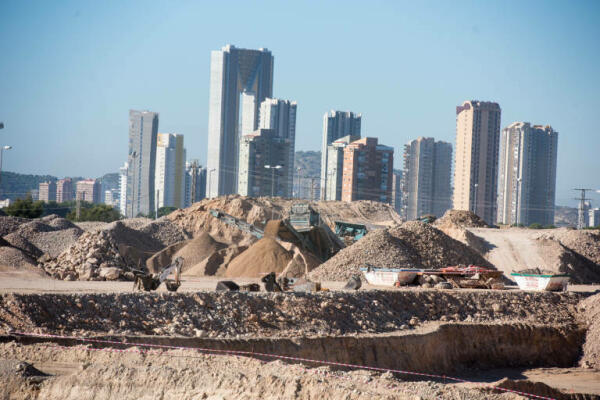 Benidorm concede una prórroga al urbanizador del polígono industrial donde irá el centro comercial