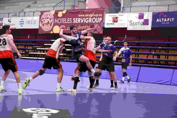 El Benidorm se impone al Puerto Sagunto antes de volver a la Liga Asobal 