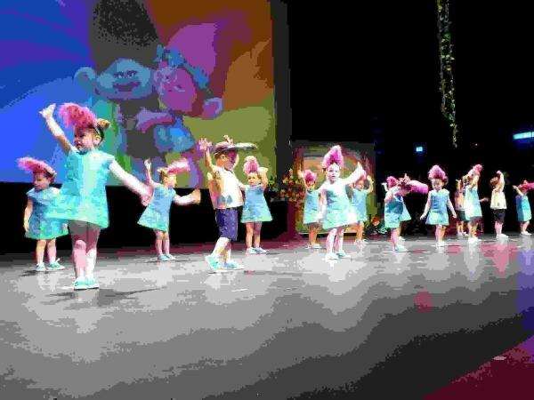 La Nuc&iacute;a &middot; Graduaci&oacute;n de la  und&eacute;cima promoci&oacute;n de l&rsquo;Escola Infantil El Bressol