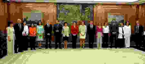 El "Consejo de Ministras y Ministros" de Pedro S&aacute;nchez toma posesi&oacute;n de su cargo ante el Rey