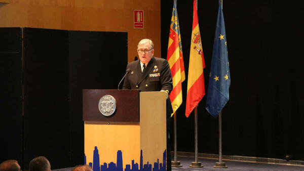 Una conferencia del capitán de navío Juan Escrigas da inicio a las Jornadas de la Mar en Benidorm