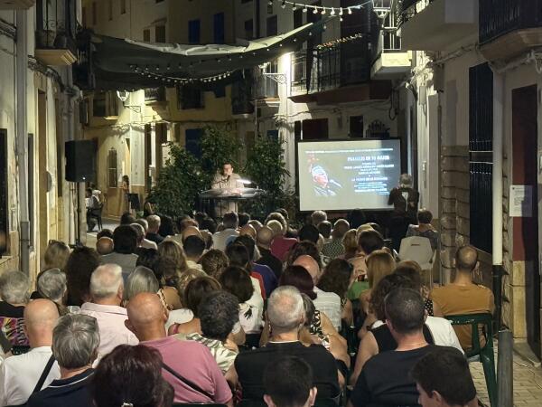 Esta noche &ldquo;XXIV Poesia al Carrer&rdquo; en el carrer Major