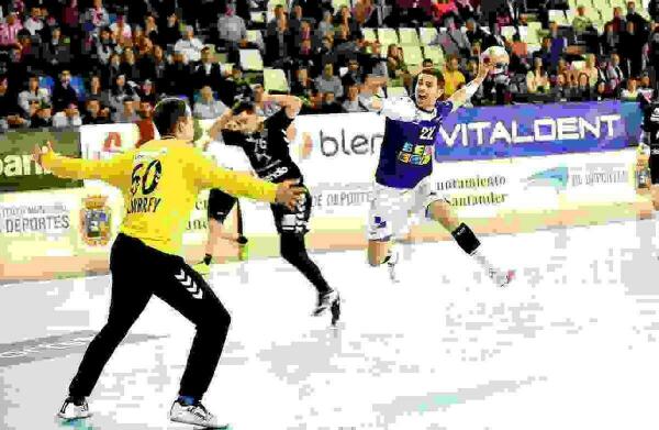 Gran resultado y buen juego para el Balonmano Benidorm