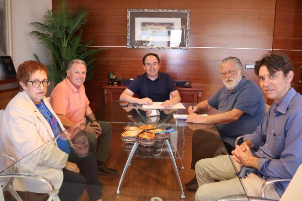 El Ayuntamiento de Finestrat y el Doble Amor renuevan su convenio de colaboración