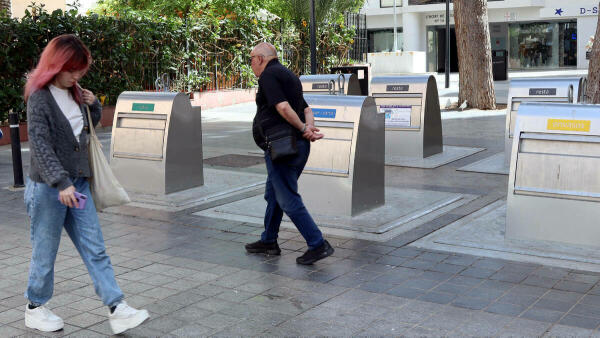 Benidorm pondrá de nuevo en servicio los contenedores soterrados de la calle del Pintor Lozano 