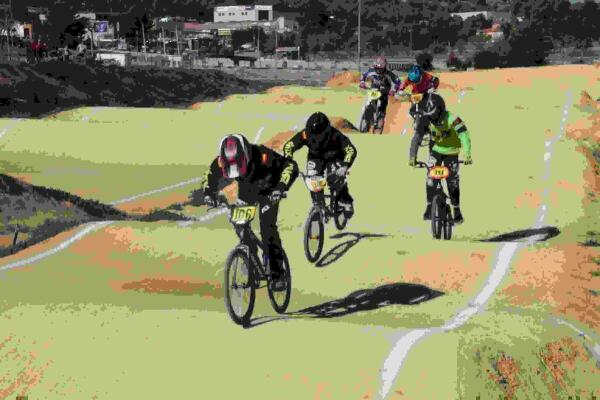 70 riders participaron en la &ldquo;Energy Cup&rdquo; de BMX en La Nuc&iacute;a 