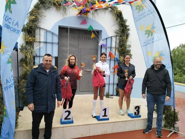 Analia Zanichelli y Ra&uacute;l Bl&aacute;zquez ganan la XXI Carrera Pedestre de Sant Vicent 
