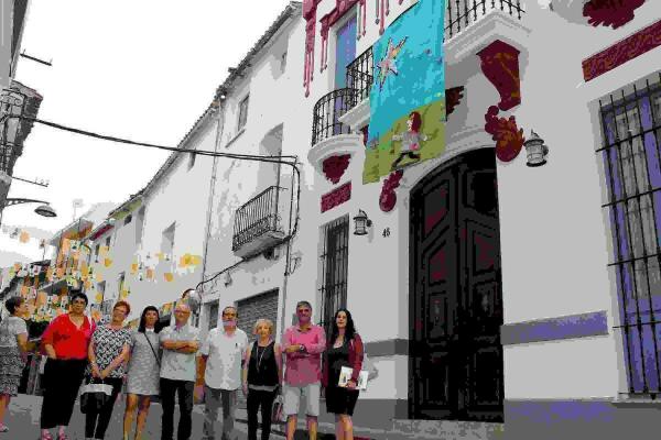 Curso de &lsquo;Balconades&rsquo; para adornar las calles en las Fiestas de Sant Jaume