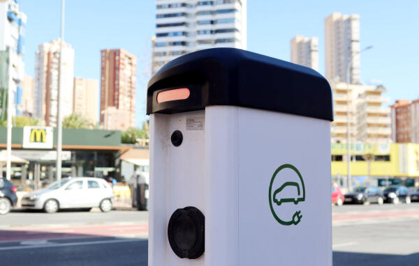 Benidorm impulsa la instalaci&oacute;n de nuevos puntos de recarga para veh&iacute;culos el&eacute;ctricos en Levante 