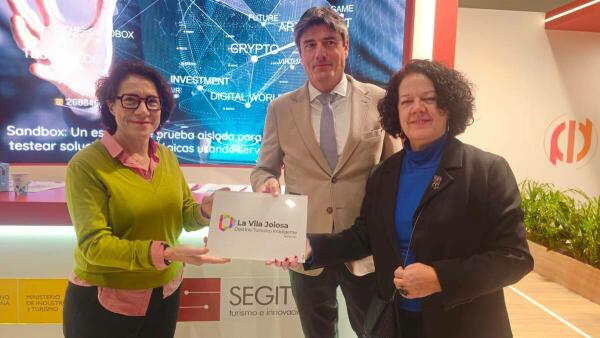 Villajoyosa recibe en Fitur el distintivo de Destino Tur&iacute;stico Inteligente (DTI) Adherido