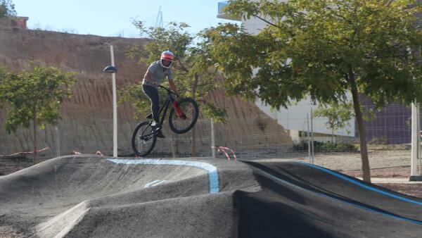 Benidorm pone en marcha el primer circuito de ‘pumptrack’ infantil