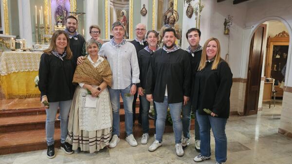 Centenares de vecinos participan en la popular romería de San Isidro en el barrio de la Ermita