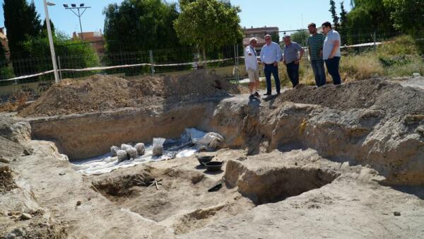 Los trabajos de excavación arqueológica del entorno de la villa romana de Plans de la Vila Joiosa sacan a la luz una zona industrial y un acueducto 