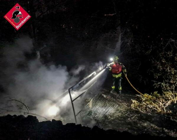 INCENDIO  DE VEGETACIÓN EN BENIDORM 