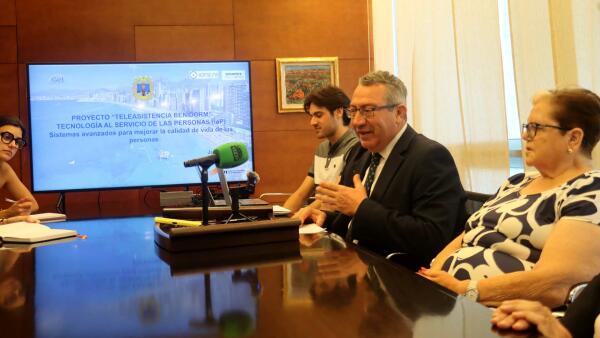 Benidorm culmina las pruebas de un innovador proyecto de IA para detectar necesidades de personas mayores o vulnerables