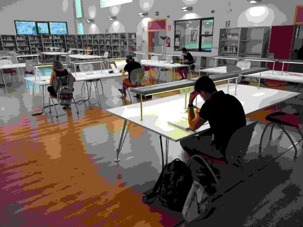 Las Bibliotecas de La Nuc&iacute;a est&aacute;n abiertas con &ldquo;aforo reducido&rdquo;