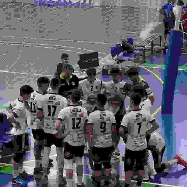 El equipo cadete masculino del Club Voleibol Playas de Benidorm se proclama 7º de España