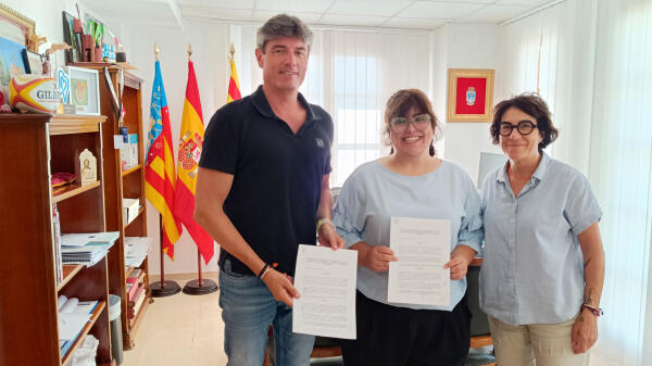 El Ayuntamiento de Villajoyosa reafirma su apoyo al comercio local con la firma de los convenios anuales con Vilacomer&ccedil; y la Asociaci&oacute;n de Vendedores del Mercat