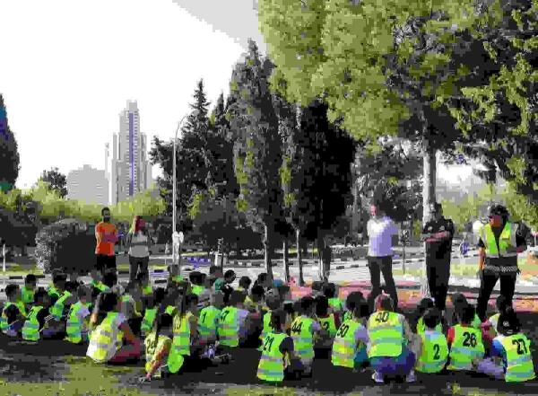 Benidorm muestra a alumnos de los colegios del Salt de l&rsquo;Aigua las rutas escolares seguras para llegar a sus centros 
