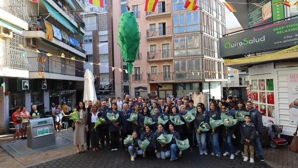 Benidorm llena de fiesta y tradición el casco antiguo con su tradicional Festa de la Carxofa