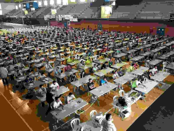 Benidorm &middot; M&aacute;s de 500 aspirantes realizan la primera prueba para optar a 15 plazas de agente de Polic&iacute;a Local