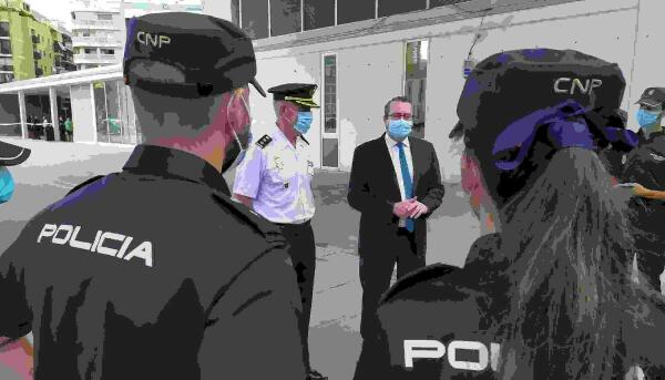 El alcalde asiste a la presentaci&oacute;n de los nuevos agentes en pr&aacute;cticas de la Polic&iacute;a Nacional