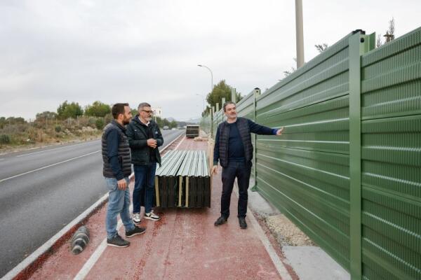 El Ayuntamiento de l’Alfàs instala barreras acústicas en la urbanización El Tossalet