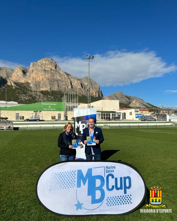 Angela Fuster desde la Concejalía de Deportes, ha cerrado un acuerdo con la empresa de torneos Marina Baixa Cup para ser sede de 3 de sus torneos de fútbol 8 y de fútbol 11.